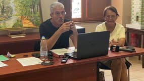 Bruno Bichon, le maire de Thorame-Basse (Alpes-de-Haute-Provence) vit depuis 3 ans dans une autre commune à 900 kilomètres de celle qu'il dirige.