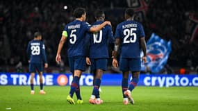 Marquinhos, Ousmane Dembélé et Nuno Mendes lors de PSG-Bayern Munich, le 4 novembre 2025 en Ligue des champions