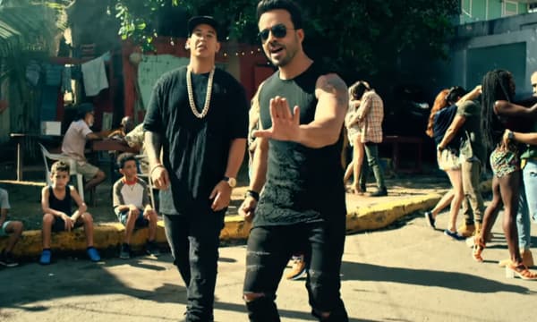 Luis Fonsi et Daddy Yankee dans le clip de "Despacito" 
