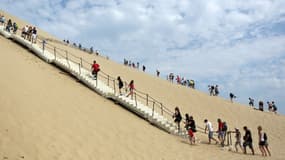 La Dune du Pilat mesurait 108,9 mètres de haut en 2011, 109,2 mètres en 2016 et 110,5 mètres en 2017.