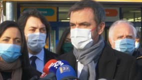 Le ministre de la Santé, Olivier Véran, en déplacement à Troyes (Aube), le 15 janvier 2021.