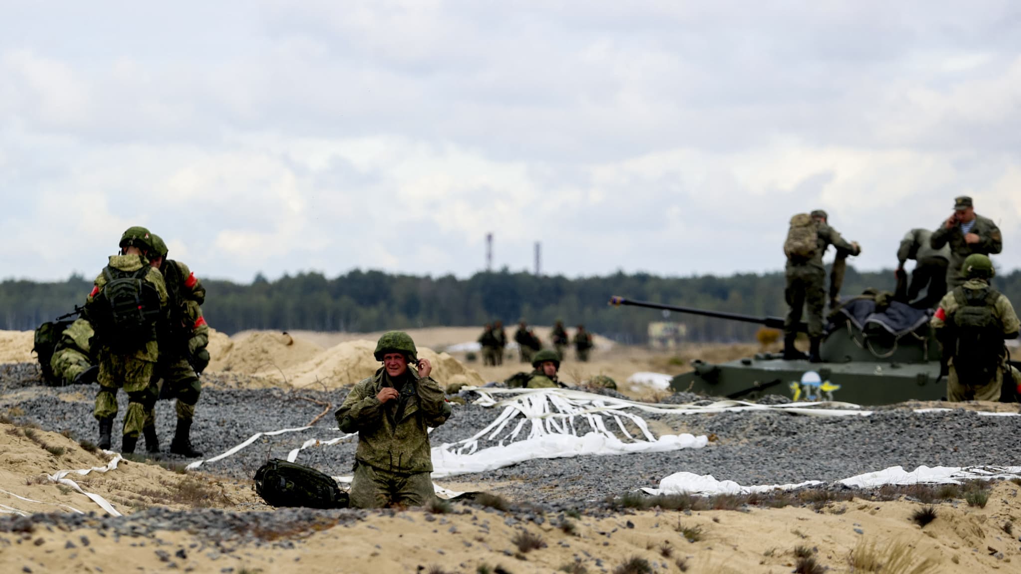 LA RUSSIE ET LE BÉLARUS DÉBUTENT DES EXERCICES MILITAIRES DE GRANDE AMPLEUR SOUS L'ŒIL INQUIET DE L'EUROPE