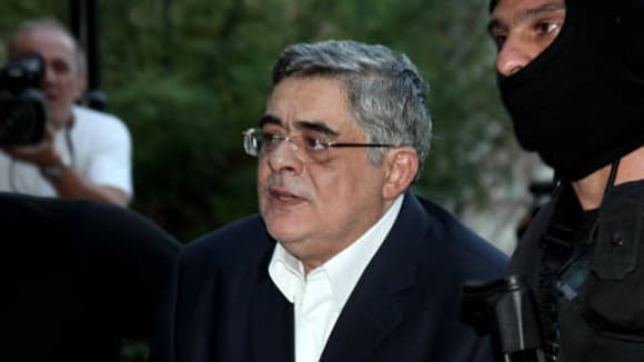 Nikos Michaloliakos est en détention provisoire. Nikos Michaloliakos est en détention provisoire.