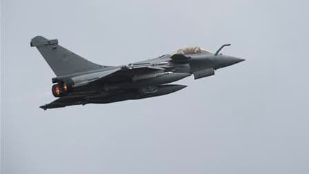 Plusieurs appareils français, dont des chasseurs Rafale, ont repris leurs opérations lundi matin au dessus de la Libye.