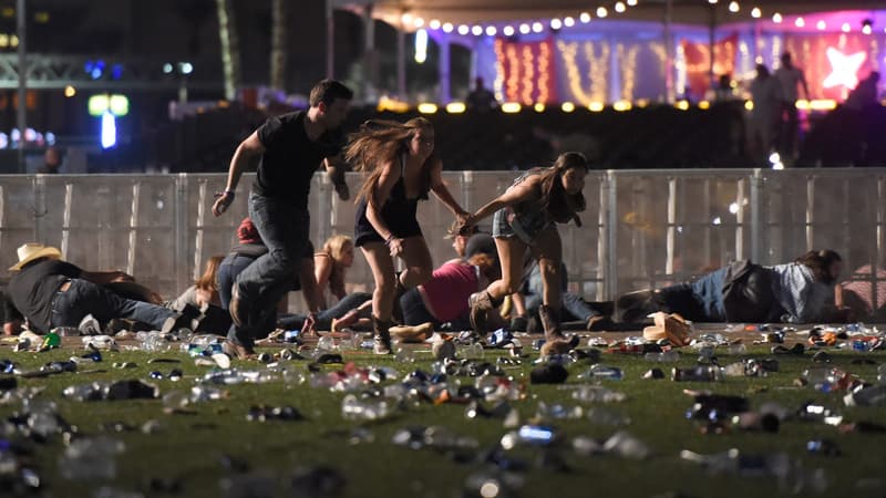 Des spectateurs du festival Route 91 Harvest prennent la fuite lors de la fusillade de dimanche soir.