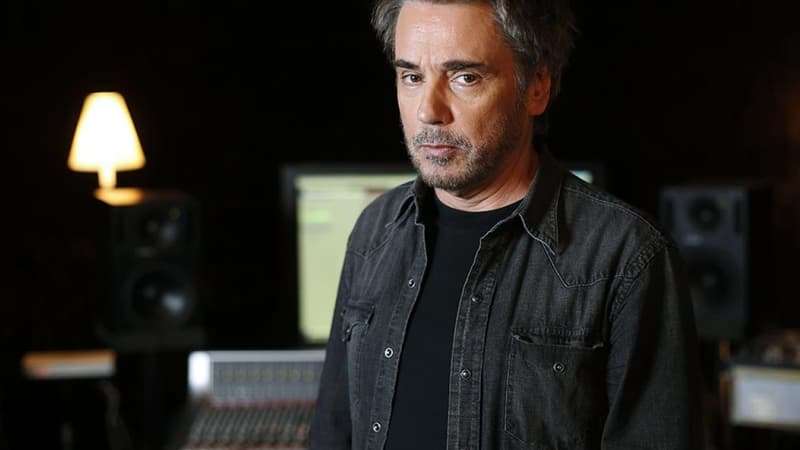 Jean-Michel Jarre en studio à Bougival, en septembre 2015. 