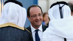 François Hollande à Doha. La France et le Qatar ont lancé dimanche un fonds commun d'investissement pour les PME, une initiative qui vise à clore la polémique née de la volonté des Qataris de créer, lors de la dernière campagne présidentielle, un fonds à