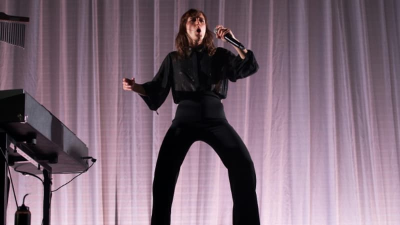 Paris: le concert de la chanteuse Juliette Armanet brusquement interrompu à l'Accor Arena