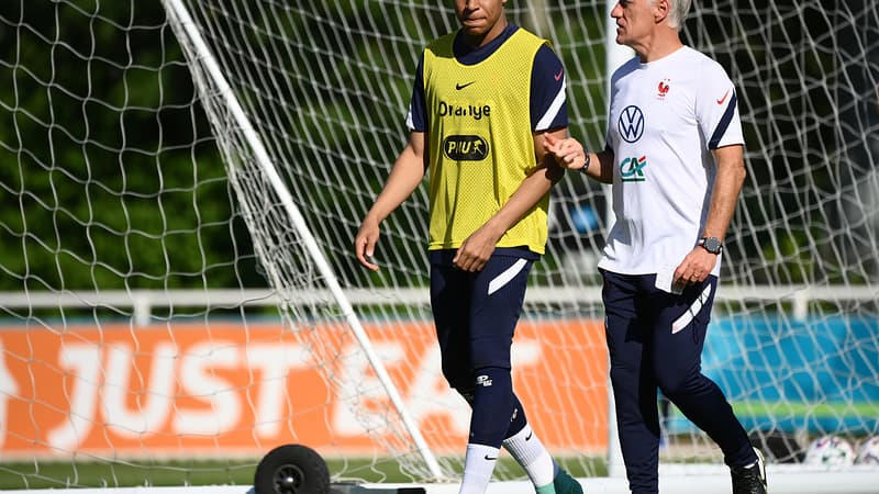 Equipe de France: "aucun souci" entre Mbappé et Giroud, selon Deschamps