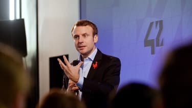 Le ministre de l'économie a été accueilli par Xavier Niel, le fondateur, dans les locaux parisiens de l’école 42.