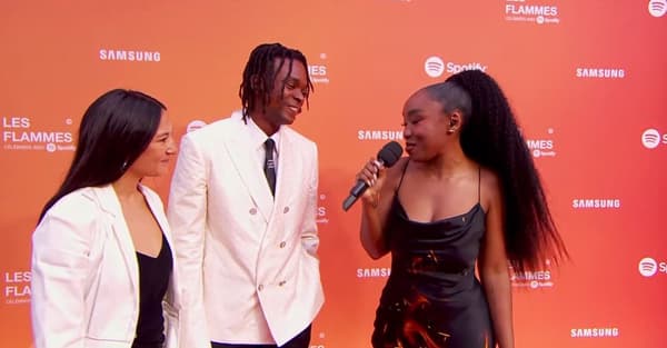 Enzo Lefort et sa femme sur le tapis rouge des Flames, le 25 avril 2024