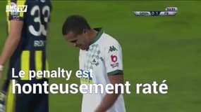 Tir à côté, perte d'équilibre... Un penalty salement raté en Coupe de Turquie