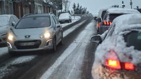 "[Sur la conduite sur neige], on a pas mal d’idées reçues, principalement fausses, qui convenaient surtout aux vieilles voitures, qui n’étaient pas équipées d’assistance électronique", confie sur l’antenne de BFMTV Paul Santos, moniteur de pilotage à Abondance, en Haute-Savoie.