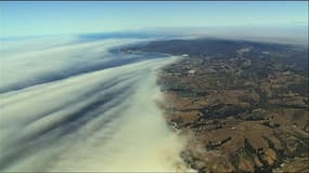 Les images des importants nuages de fumée en Californie en raison des incendies