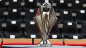 Le trophée de la Coupe de France féminine.