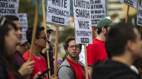 Des personnes manifestent contre le racisme et le suprémacisme blanc à Long Beach aux Etats-Unis, le 28 avril 2019. (Photo d'illustration)