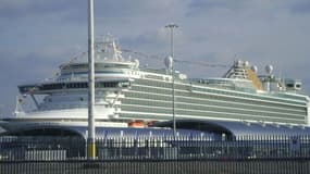 L'Azura est un bateau de croisière appartenant à la société P &amp; O Cruises qui n'est pas poursuivie pour l'instant par la justice française.