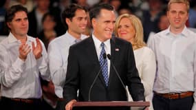 Mitt Romney, qui s'adresse ici à ses partisans à Manchester, a remporté haut la main mardi la primaire républicaine du New Hampshire, une étape qui pourrait se révéler cruciale dans son ambition d'affronter Barack Obama à la présidentielle américaine du 6