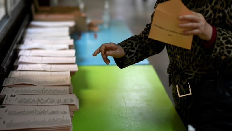 Élections législatives anticipées en Espagne: l'extrême-droite aux portes du gouvernement