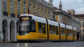Un tramway Urbos du constructeur espagnol CAF