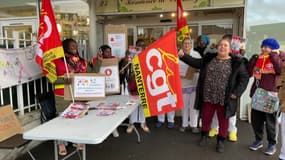 Des salariés en grève à l'Ehpad La Chesnaye, à Suresnes, le 25 novembre 2024.