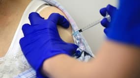 En France, les premières injections se feront dimanche sur des personnes âgées qui auront clairement consenti à se faire vacciner 