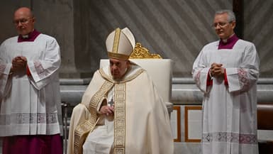 Le pape François à la basilique Saint Pierre au Vatican, le 31 décembre 2022.