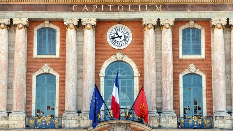 La façade de la mairie de Toulouse.