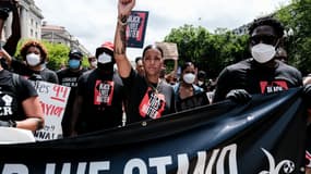 Natasha Could (au centre, sans masque) lors d'une marche à Washington pour Juneteenth et le mouvement Blacjk Lives Matter