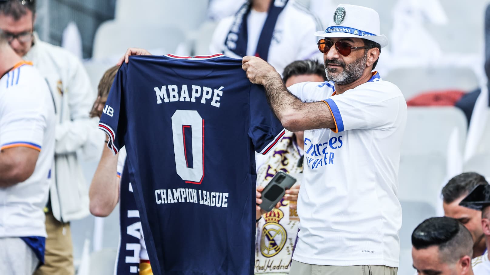 I veri tifosi sono ancora arrabbiati con Mbappe?  “Ci vorrebbe un gesto”, spiega un tifoso del Madrid