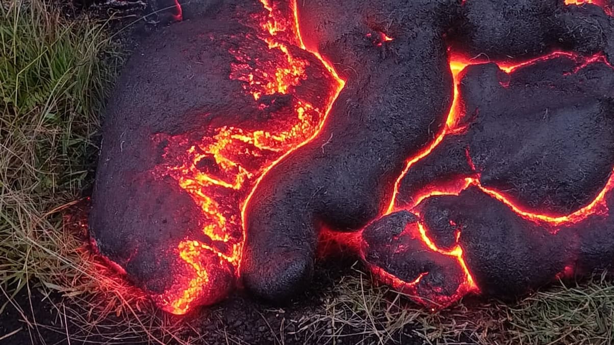 Éruption du Piton de la Fournaise les images impressionnantes des — free download