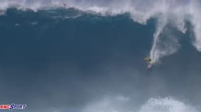 Au Big Wave Tour à Hawaï, ils domptent des vagues monstrueuses 