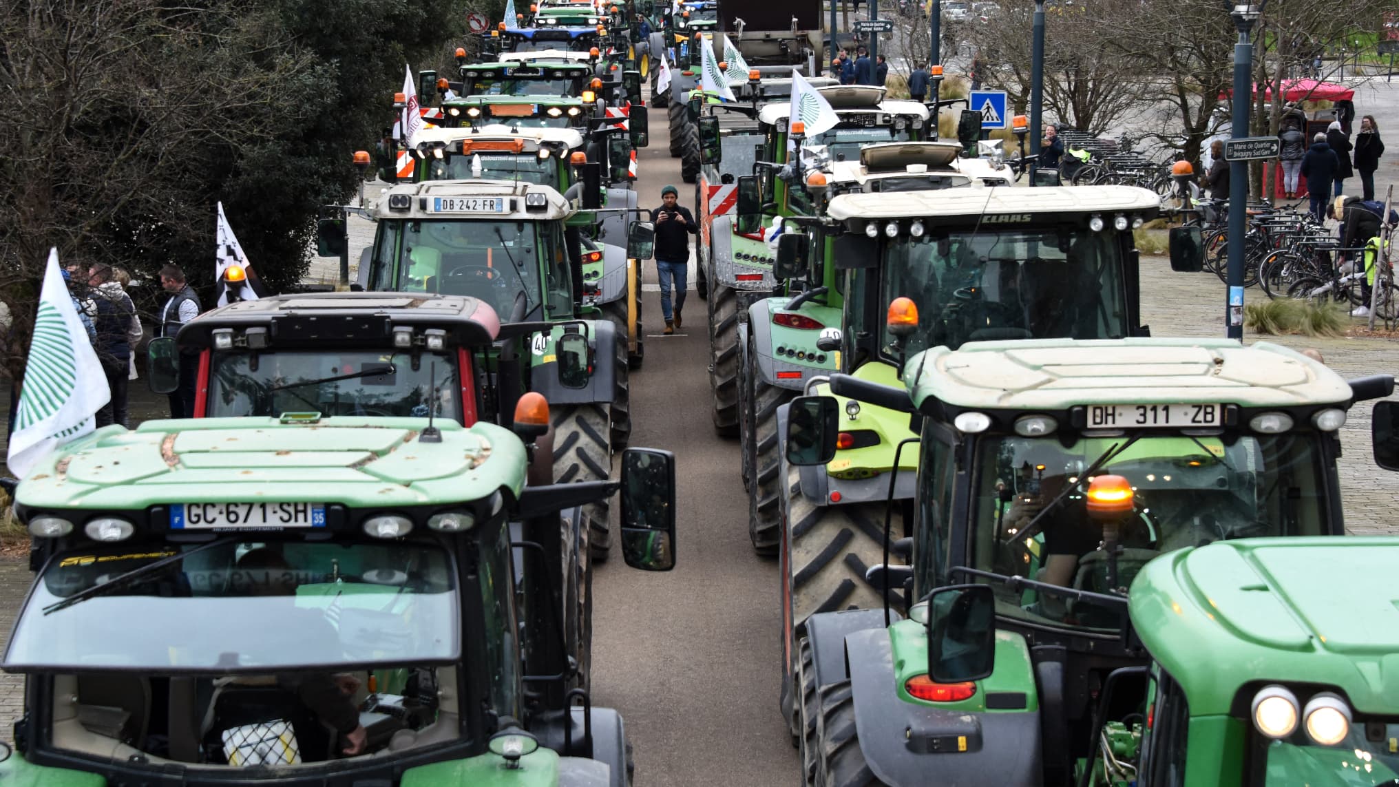 Agriculteurs: des centaines de tracteurs attendus à Bruxelles pour le  Conseil européen