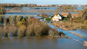 Vue aérienne des inondations à Hames-Boucres, le 15 novembre 2023 dans le Pas-de-Calais