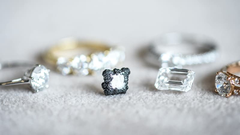 Saint-Valentin: pourquoi le diamant de synthèse est-il en train de détrôner la pierre de mine?
