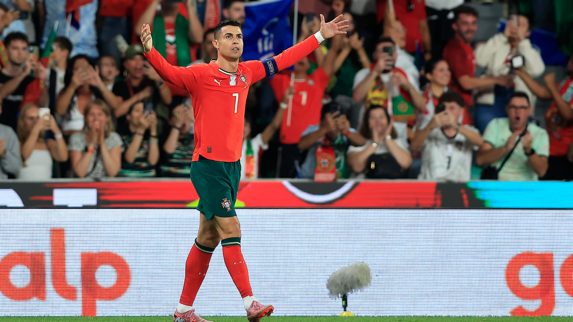 UN RECORD DE PLUS: RONALDO DEVIENT L'UNIQUE MEILLEUR BUTEUR DE L'HISTOIRE DES QUALIFICATIONS DU MONDIAL
