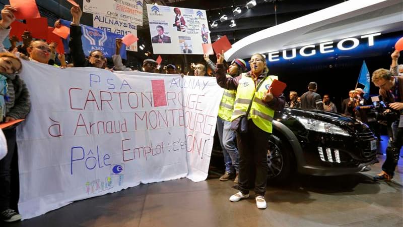 Des salariés de l'usine PSA d'Aulnay (photo) et du site Ford de Blanquefort ont manifesté samedi au Mondial de l'automobile à Paris pour la défense de leurs emplois, montrant une certaine hostilité au gouvernement de gauche. /Photo prise le 29 septembre 2