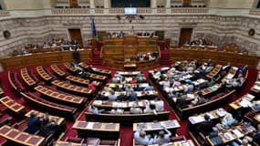 Un débat se tient au Parlement grec, le 13 août 2015.
