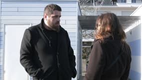 Maximilien Police, fils d'une sexagénaire morte dans la rue après un malaise cardiaque alors qu'elle avait passé plusieurs nuits dans sa voiture à Piriac-sur-Mer (Loire-Atlantique), fin novembre 2025.