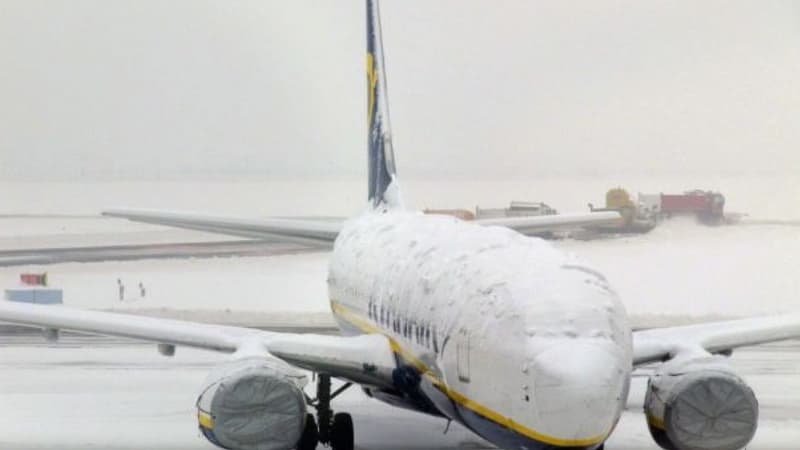 L'aéroport de Dublin suspend le trafic aérien à cause des chutes de neige