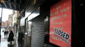 Un pub fermé en raison du coronavirus à Leeds, dans le nord de l'Angleterre, le 30 octobre 2020