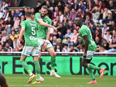 Léo Pétrot et la joie de Saint-Etienne en barrage d'accession en Ligue 1, 2 juin 2024