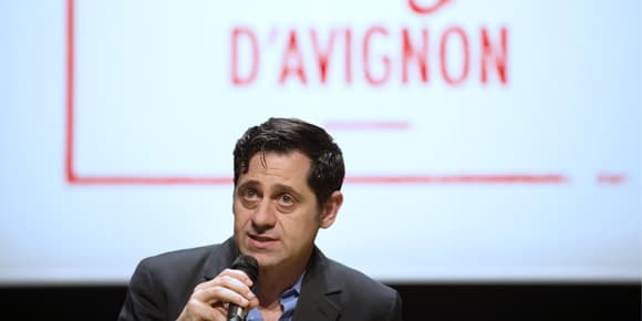 Olivier Py, le directeur du festival d'Avignon, souhaite que le festival se déroule normalement.