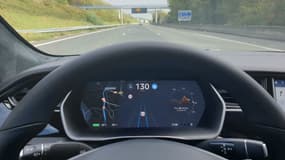 L'autopilot reste un bon assistant de conduite sur autoroute.