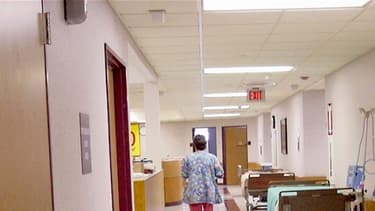 Après 19 jours de coma, la patiente a bougé son orteil au moment où les médecins la débranchaient.