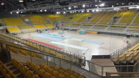 Le Rhénus, stade de la SIG Strasbourg est en chantier pour accueillir une rencontre de l'ATH, club féminin de handball