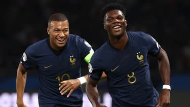 France-Irlande : la joie du buteur Aurélien Tchouameni et Kylian Mbappé 