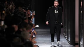 Kim Jones en janvier 2020, à l'issue d'un défilé Dior Homme