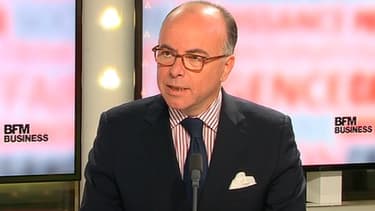 Bernard Cazeneuve, le ministre du Budget, a jugé le système d'imposition actuel "économiquement absurde".