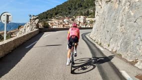 Neilson Powless s'entraînant sur la Côte d'Azur